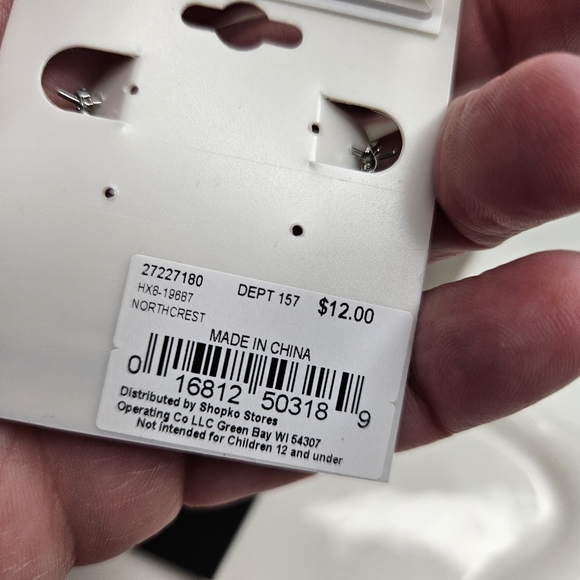 Women's Set of 2 Pairs of Earrings 2 Rings Lot of 4 Pieces Silver Tone - Picture 10 of 12